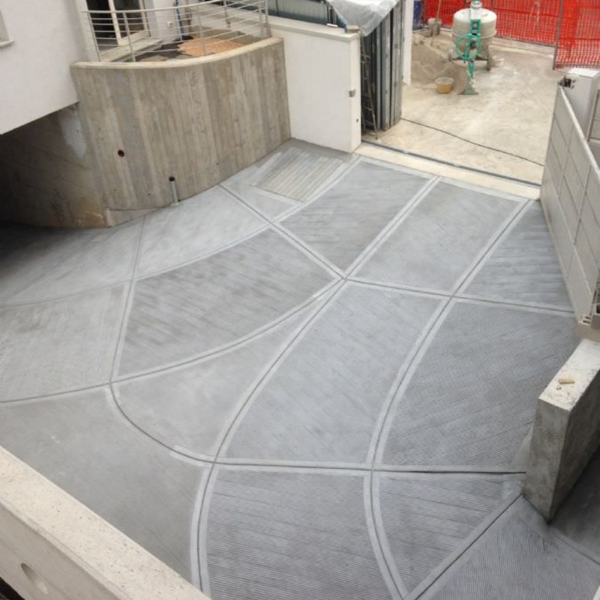 Rampe a spina di pesce con posa di malta a base di quarzo cemento